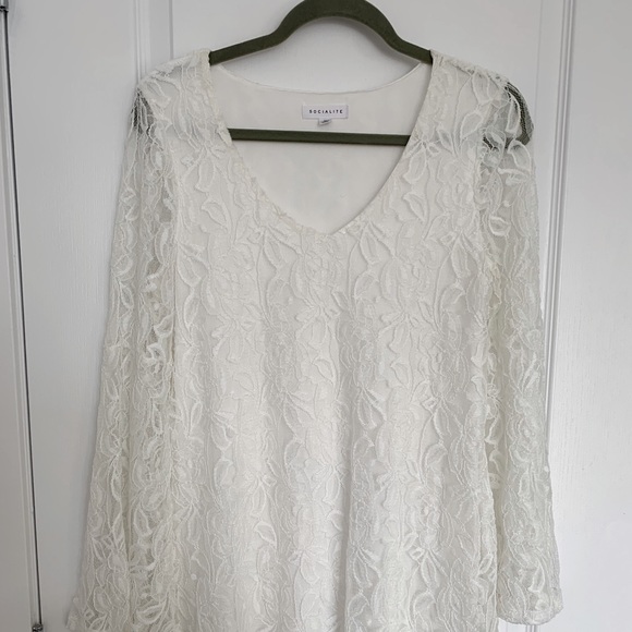 Socialite Maternity Off-White Lacey and Flowey Dress - Picture 1 of 4